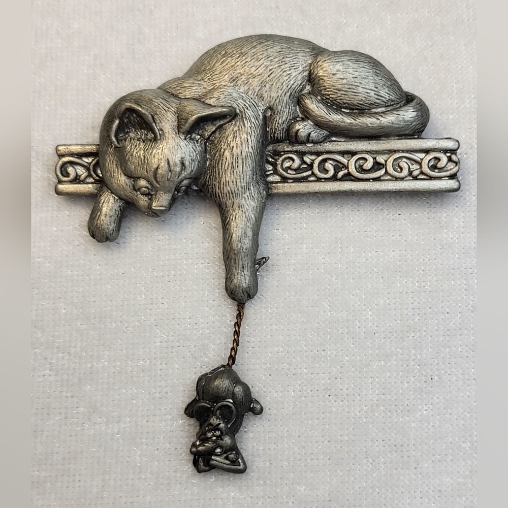 Vintage JJ Jonette Pewter Cat Dangling Mouse Brooch / Pin